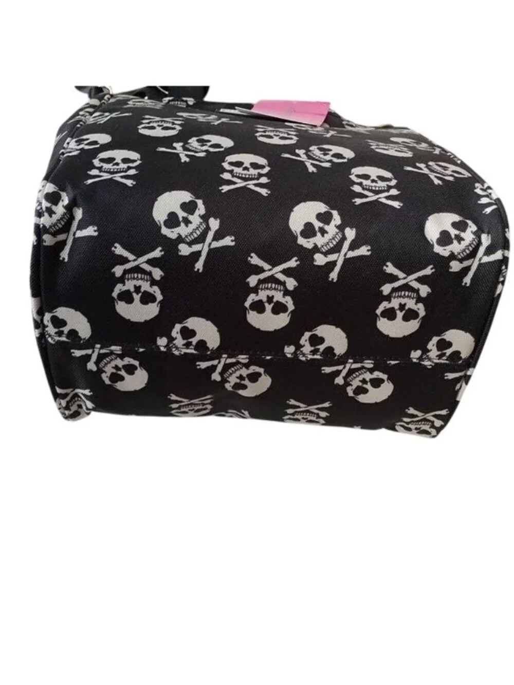 Betsey Johnson Skull + Crossbones Insulated Lunch Bag Purse Crossbody Cooler